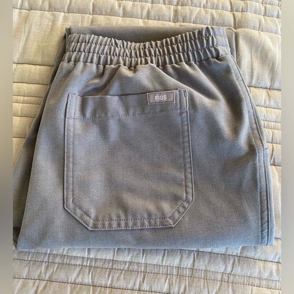 FIGS Women’s Yola Skinny Scrub Pants-Small- Grey (unsure of actual color name)